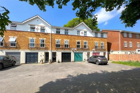 4 bedroom terraced house for sale