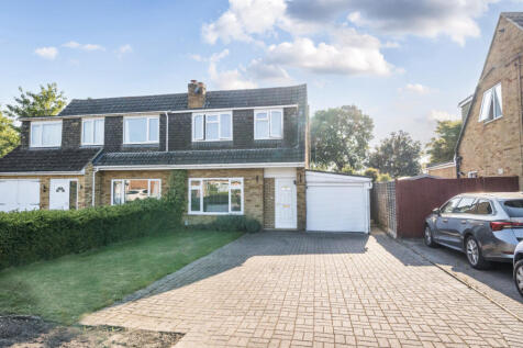3 bedroom semi-detached house for sale