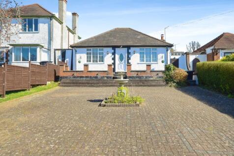 3 bedroom detached bungalow for sale