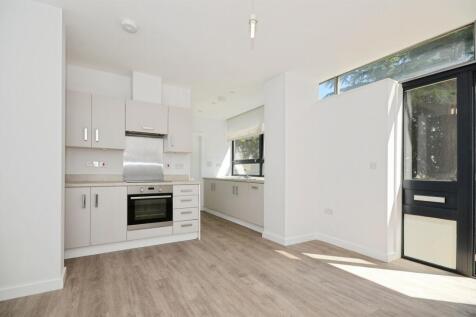1 bedroom ground floor flat for sale