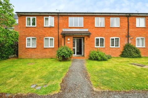 1 bedroom ground floor flat for sale