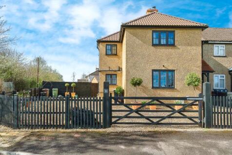 3 bedroom end of terrace house for sale