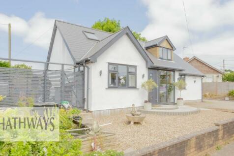 4 bedroom detached bungalow for sale