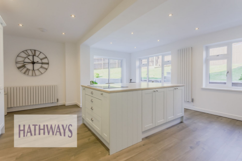 Primrose Court, Ty Canol, NP44 5 bed detached house for sale