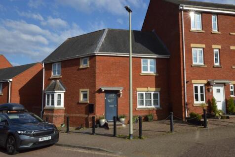 3 bedroom end of terrace house for sale