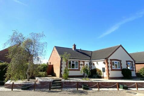 3 bedroom detached bungalow for sale