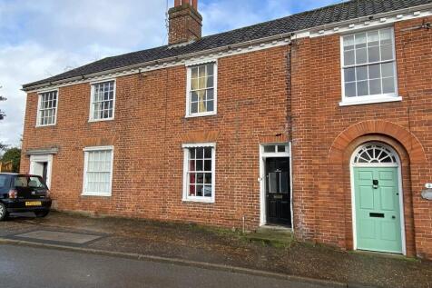 Beccles Road, Norwich NR14 2 bed cottage for sale