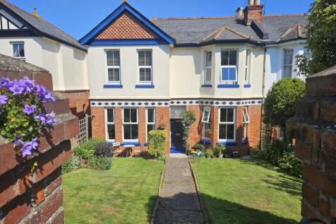 4 bedroom semi-detached house for sale