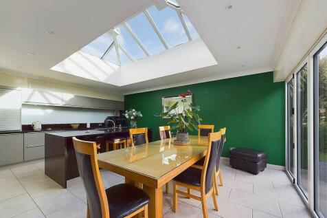 Radnor Close, Chislehurst BR7 5 bed detached house for sale