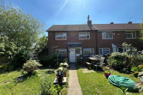 3 bedroom end of terrace house for sale