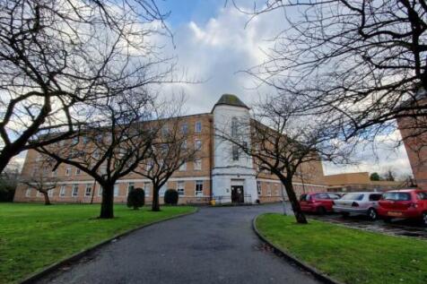 Studio flat for sale