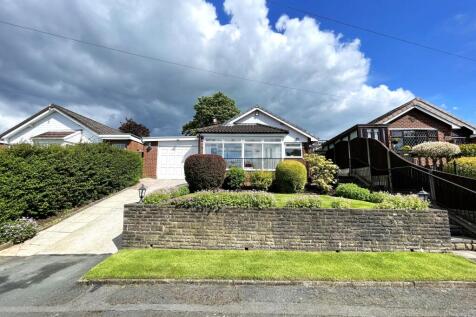Blackthorne Road, Gee Cross 3 bed detached bungalow for sale