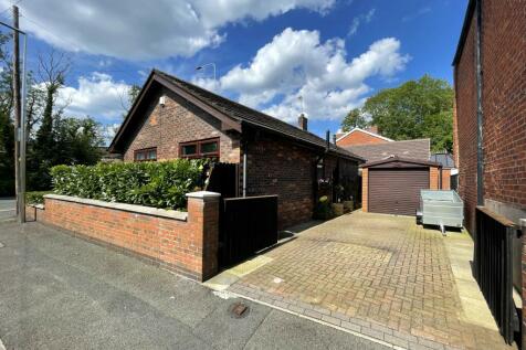 2 bedroom detached bungalow for sale