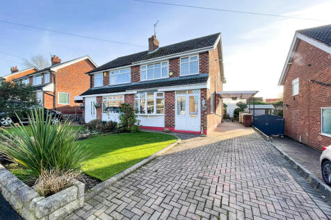 3 bedroom semi-detached house for sale