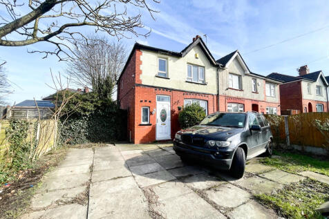 Higher Bents Lane, Bredbury 3 bed semi