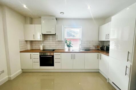 2 bedroom ground floor flat for sale