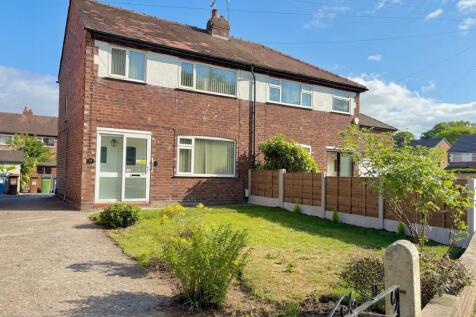Kenilworth Road, Cheadle Heath 3 bed semi