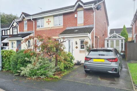 4 bedroom semi-detached house for sale