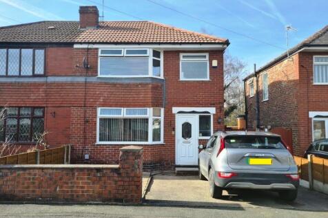 Moorside Crescent, Droylsden 3 bed semi