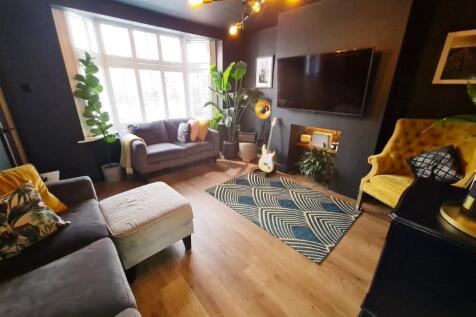 Waverley Crescent, Droylsden 3 bed detached house for sale