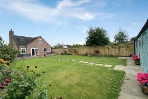 Sycamore Lane, Leeming, Northallerton 4 bed detached bungalow for sale