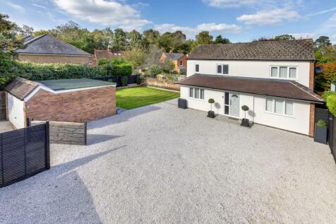 Ascot, Berks 3 bed detached house for sale