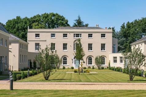 Egham, Surrey 2 bed apartment for sale
