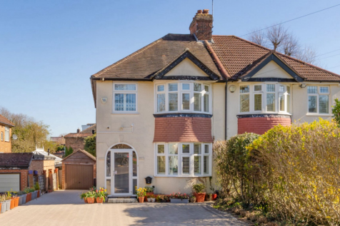 3 bedroom semi-detached house for sale