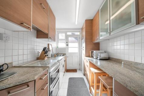 St Leonards Court, St Leonards Road... 2 bed flat for sale