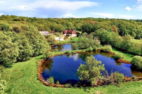 Junction Road, Staplecross 5 bed detached house for sale
