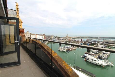 49 Harbour Parade, Ramsgate 2 bed penthouse for sale