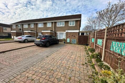 Marryat Road, New Milton, Hampshire.... 3 bed end of terrace house for sale
