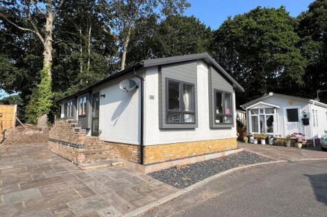 Woodlands Park, Stopples Lane... 2 bed mobile home for sale