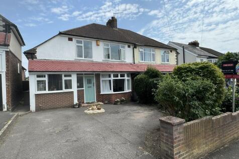 4 bedroom semi-detached house for sale
