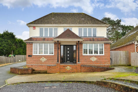 5 bedroom detached house for sale
