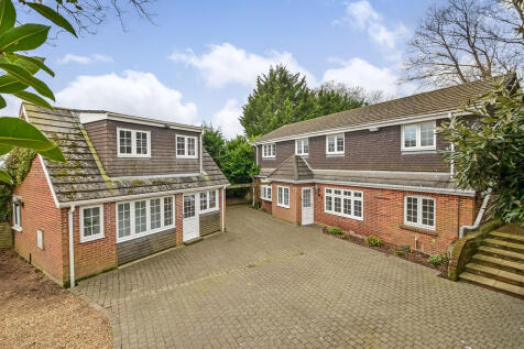 5 bedroom detached house for sale