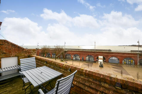 4 bedroom town house for sale