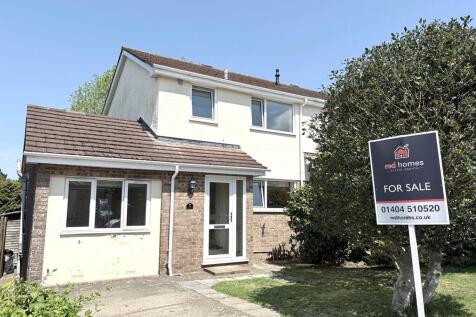 4 bedroom semi-detached house for sale
