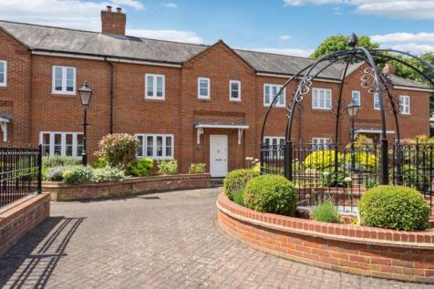 4 bedroom end of terrace house for sale