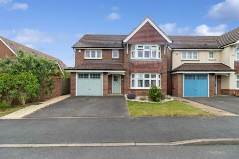 4 bedroom detached house for sale