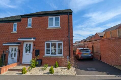 Sandys Close, Worcester WR2 3 bed semi