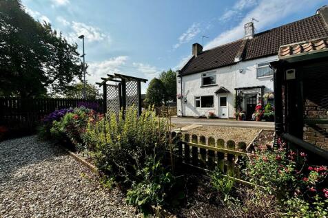 High Street, Kippax, Leeds, LS25 2 bed cottage for sale