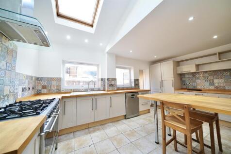 4 bedroom terraced house for sale