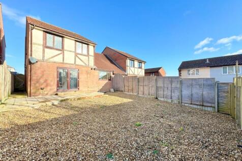 4 bedroom link detached house for sale