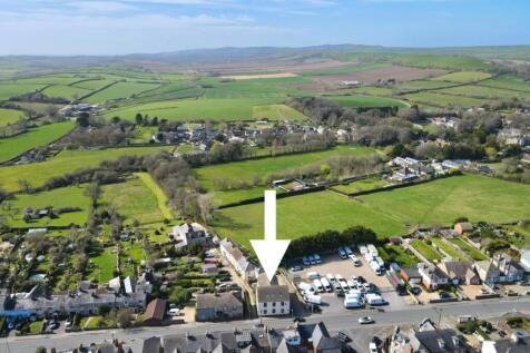 3 bedroom flat for sale