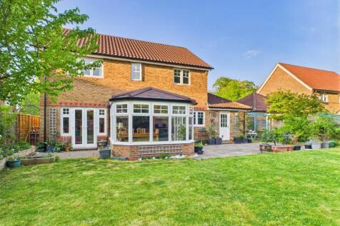 St. James Close, Bramley, Tadley... 4 bed detached house for sale