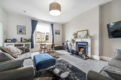 Camden Road, London, NW1 2 bed apartment for sale