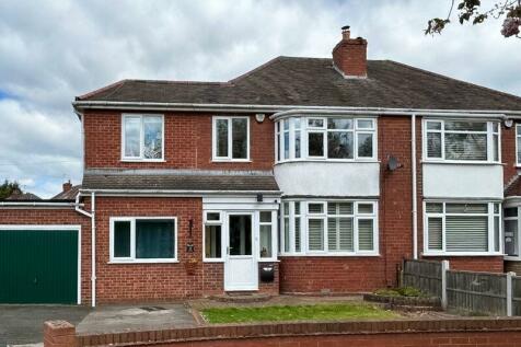 4 bedroom semi-detached house for sale