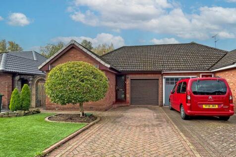 3 bedroom semi-detached bungalow for sale