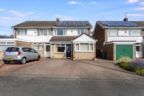 3 bedroom semi-detached house for sale